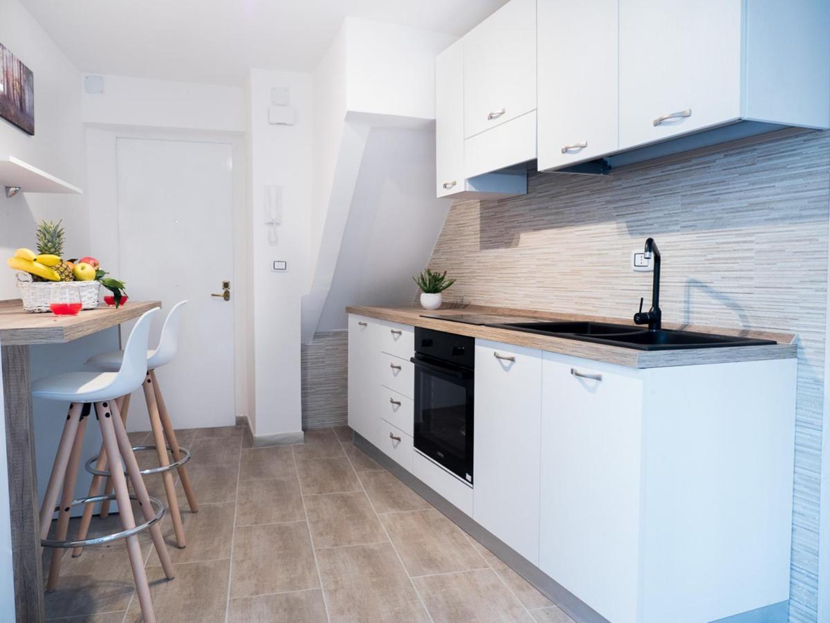Chiaia Premium Flat, Naples Center, Near Seaside Apartment Екстериор снимка